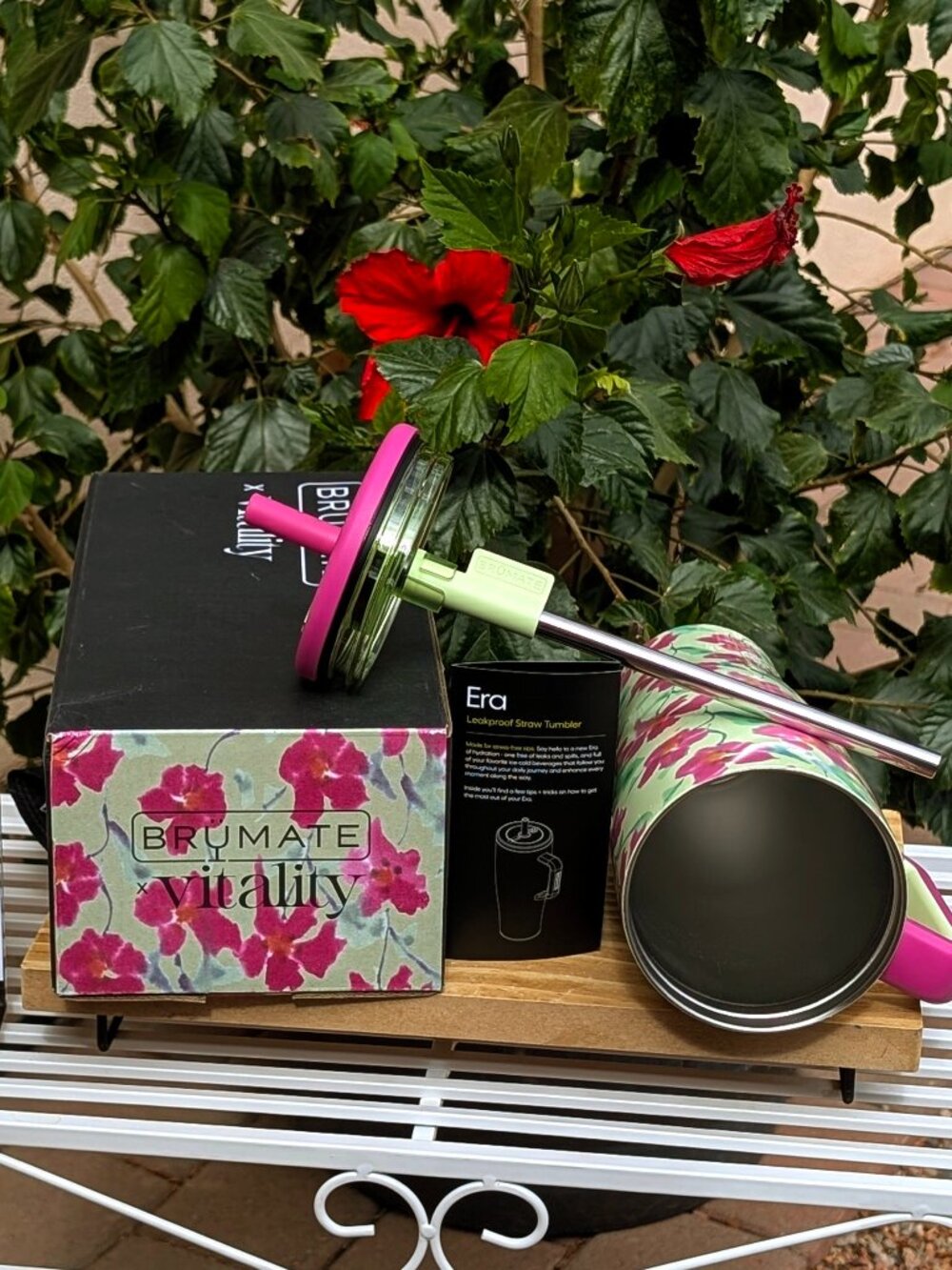 BrüMate Era 40oz in Hibiscus! Limited Edition! NIB! 🌺 - Picture 5 of 9